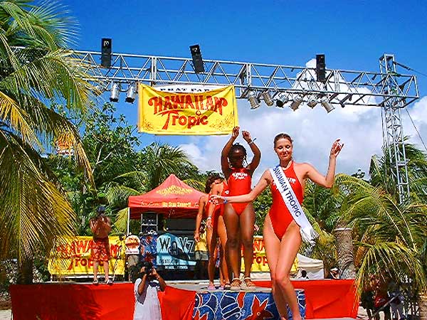 Ann Marie of U of Mass wins Hawaiian Tropic at Wavz